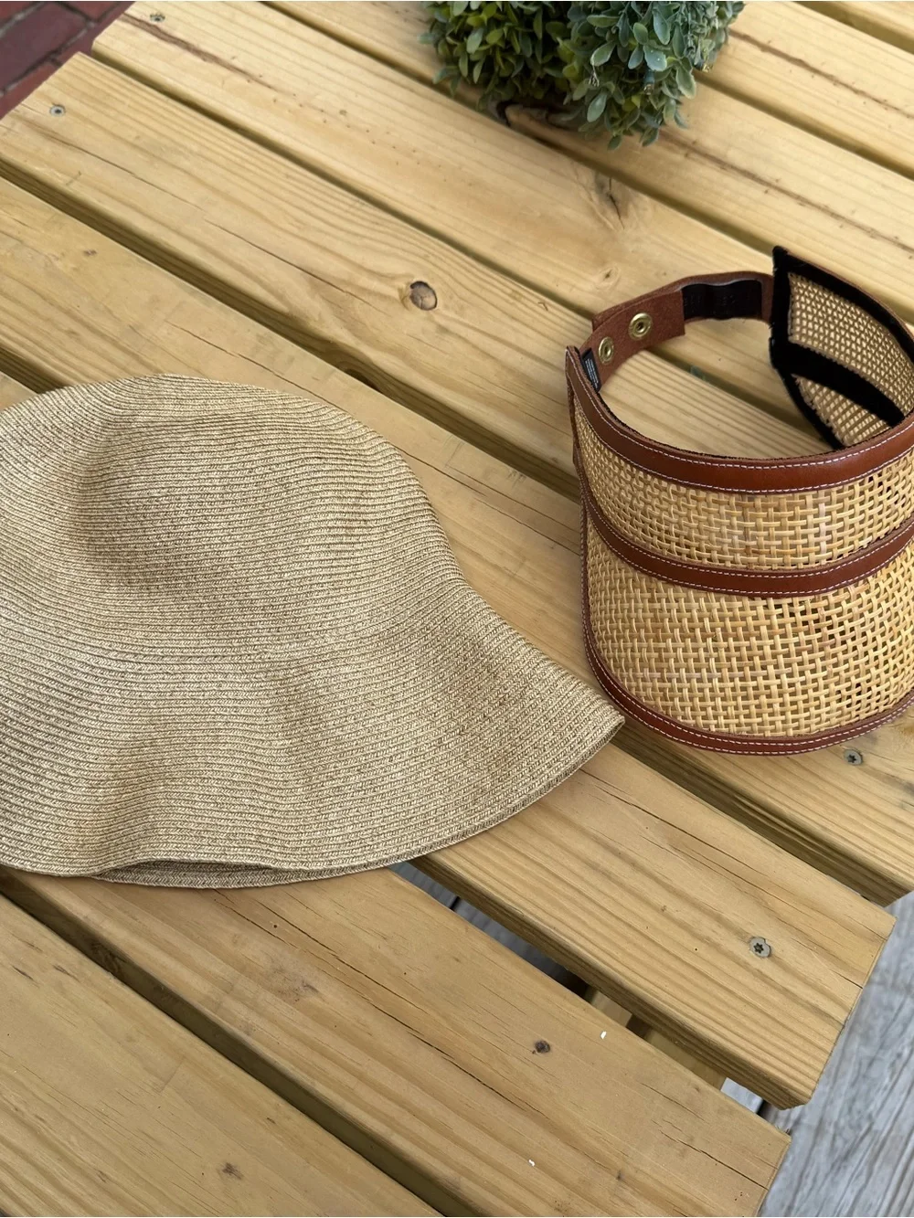 Eric Javits Squishee Sun Hat Beige Raffia Bucket Hat - Picture 2 of 8